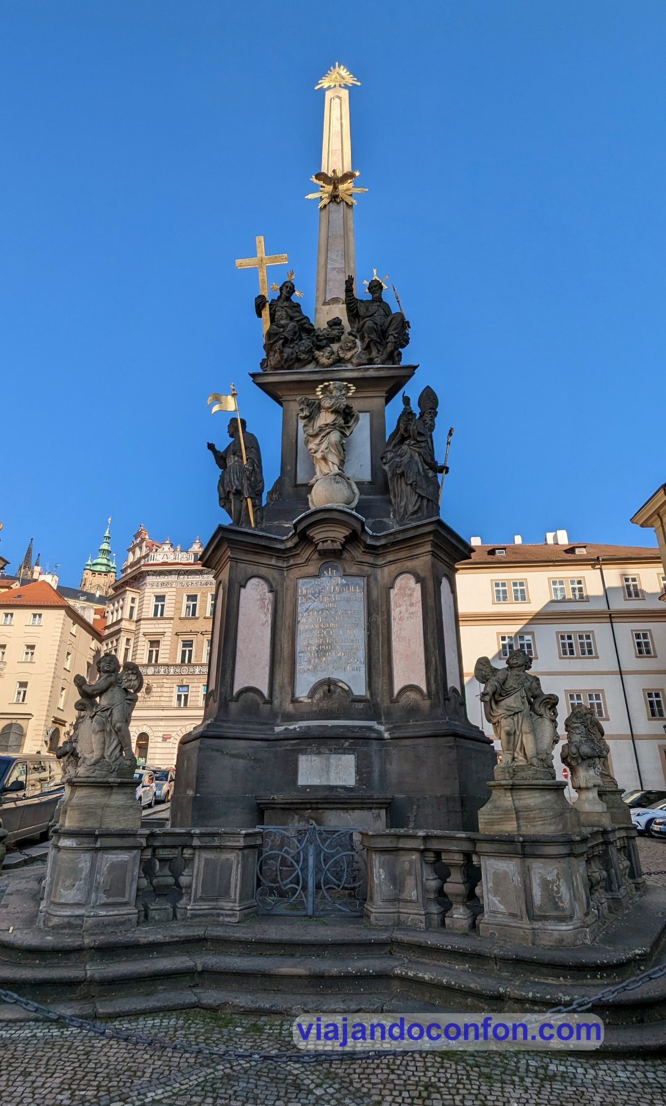 Morový sloup Nejsvĕtĕjší Trojice, la Columna de la Santísima Trinidad.
Praga