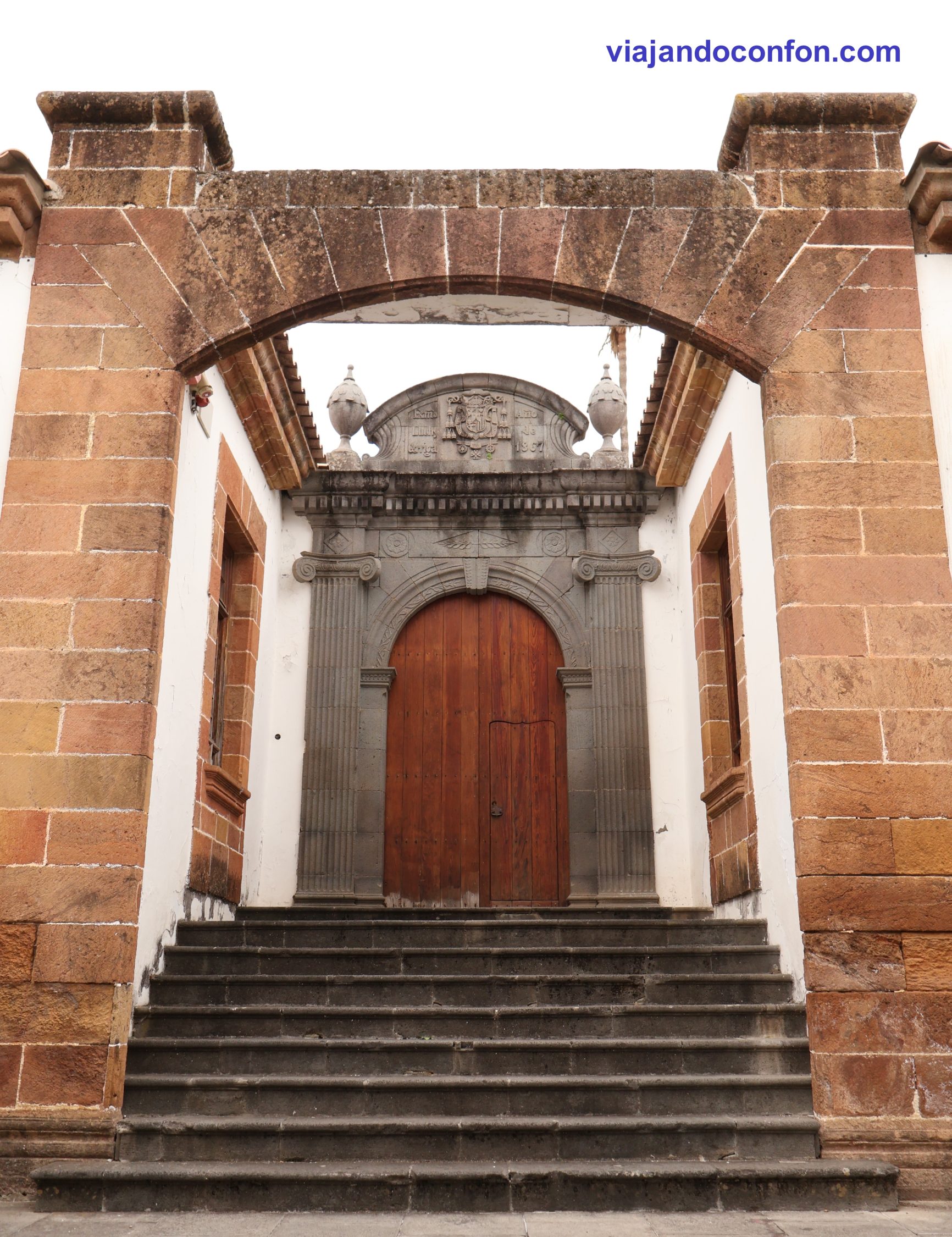 Puerta del palacio Episcopal de Teror