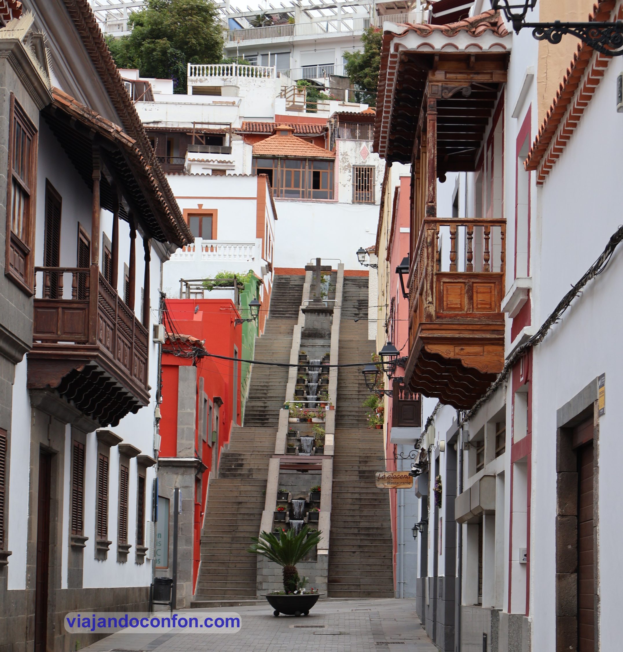 Fuente de la escalinata - Calle de la Diputación en Teror