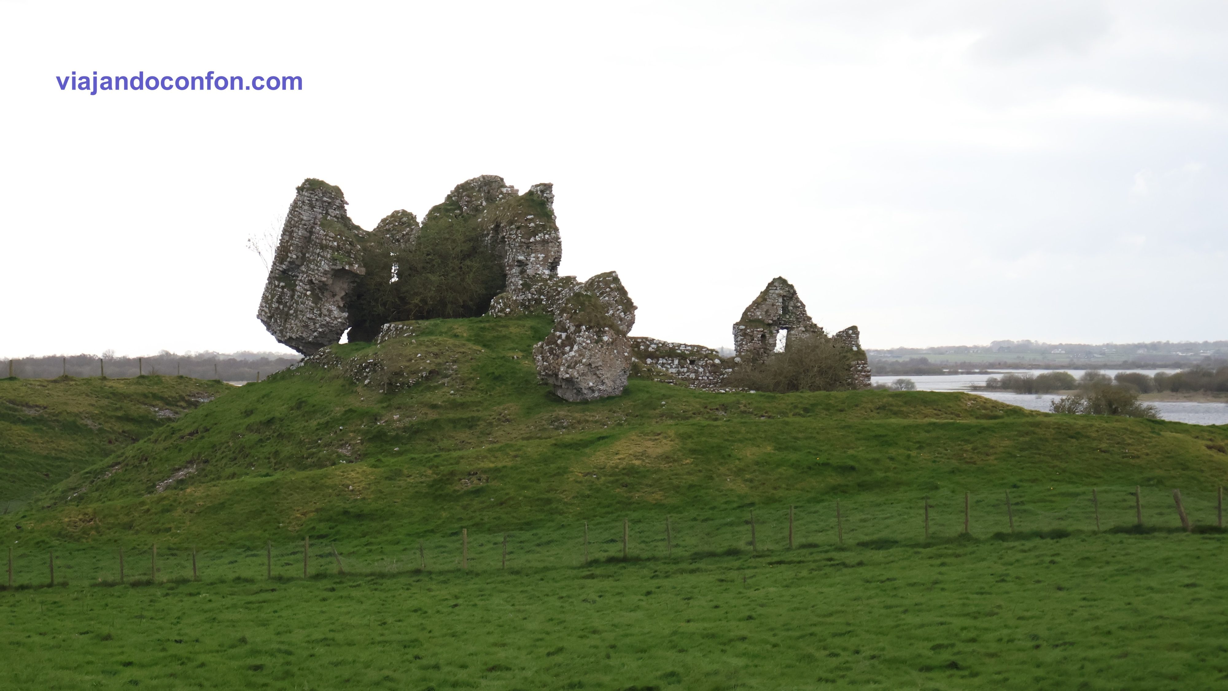 Clonmacnoise castle